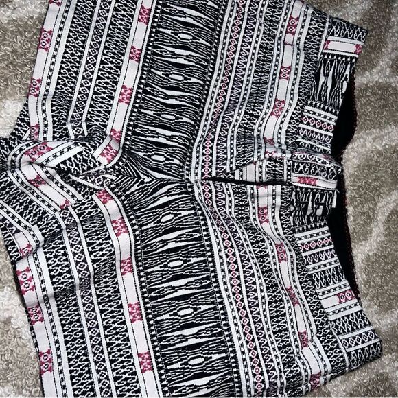 Artisan NY shorts size 6 - Picture 3 of 3